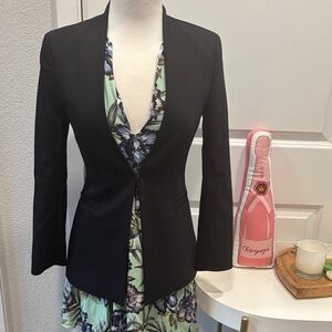EUC Alice + Olivia Fitted Black Blazer
